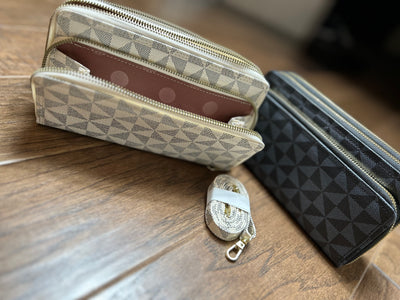 Triangle Checkered Wallet Crossbody Bag with Card Holder