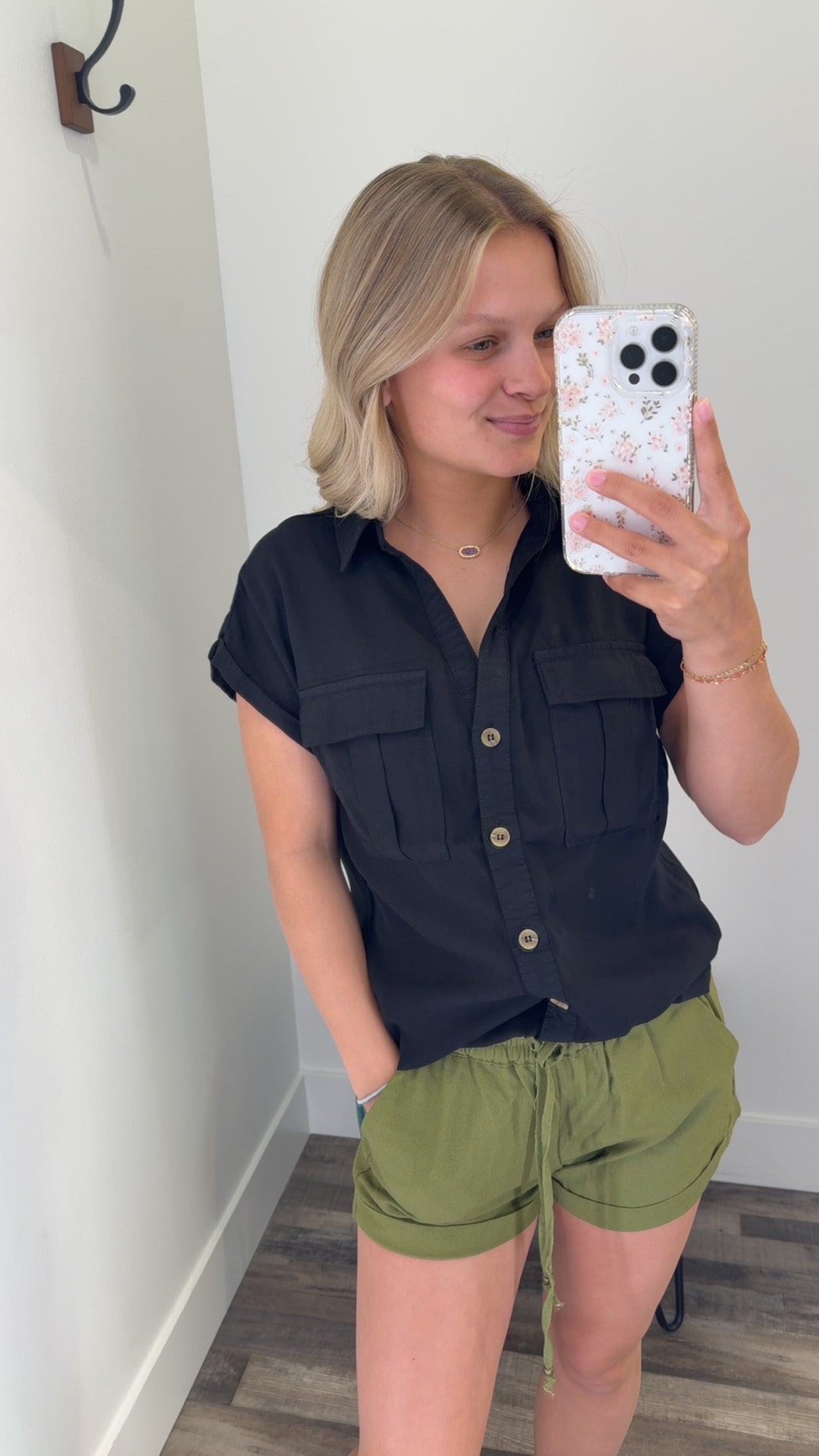 Collared Roll-Cuff Top