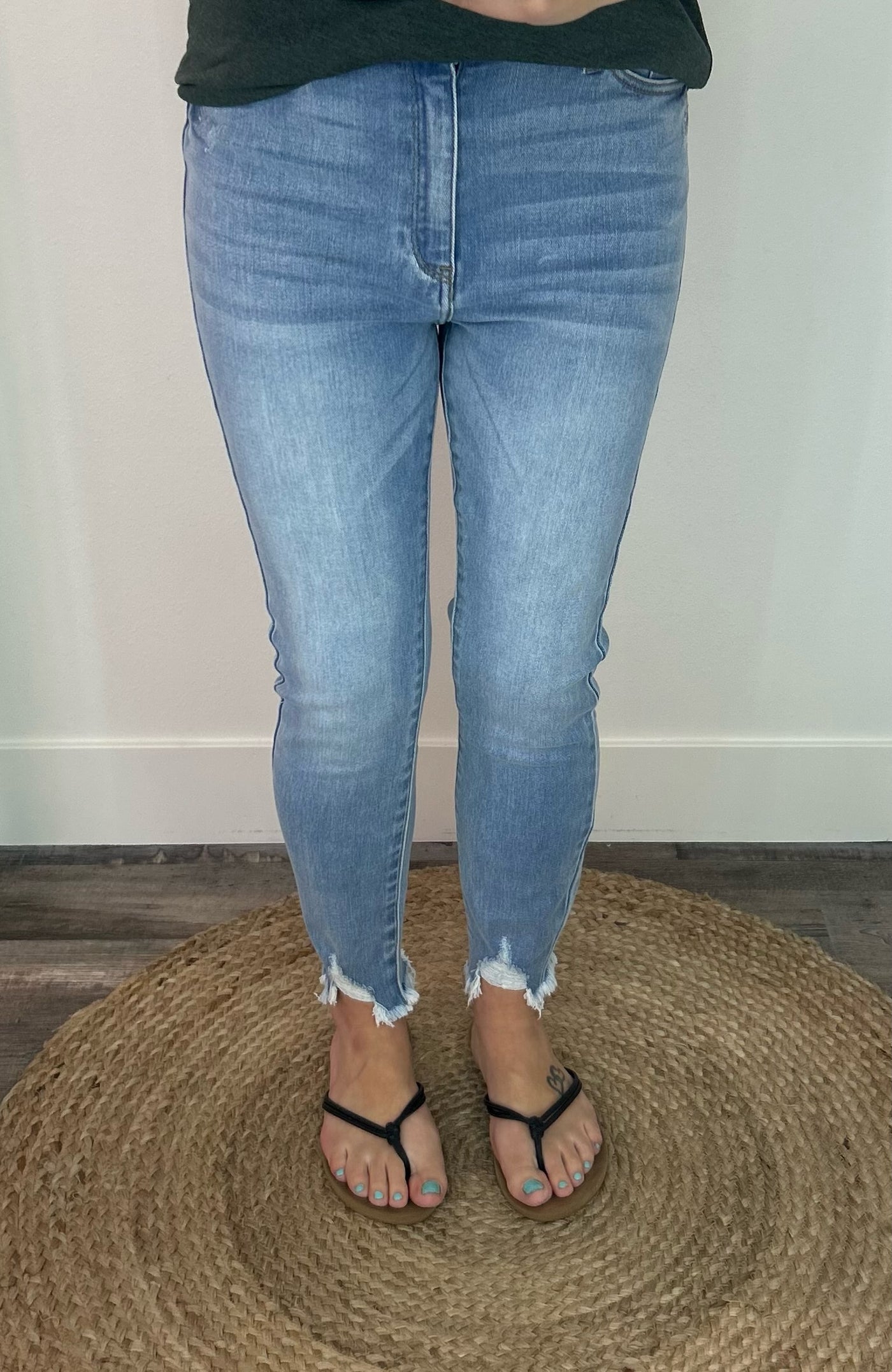 Ellie Light Wash Frayed Hem Skinny KanCan Jeans - Rose Grace Boutique 